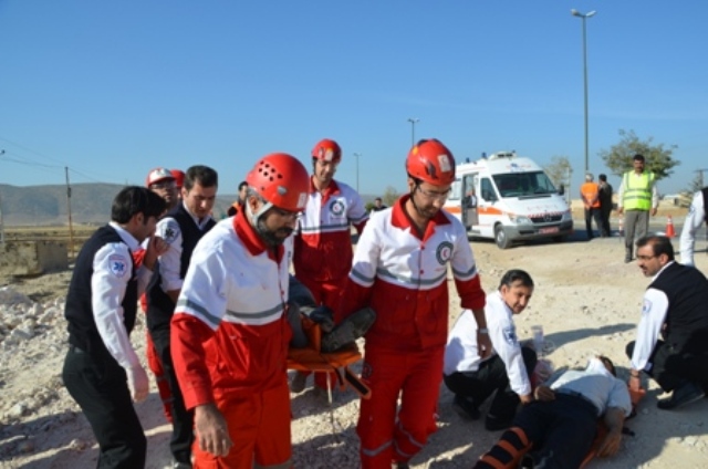 حضورهفت تیم هلال احمر همدان برای امدادرسانی به آسیب دیدگان زلزله كرمانشاه