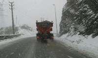 بارش 15سانتی متری برف در گردنه بیژن دنا/ تردد روان درجاده ها