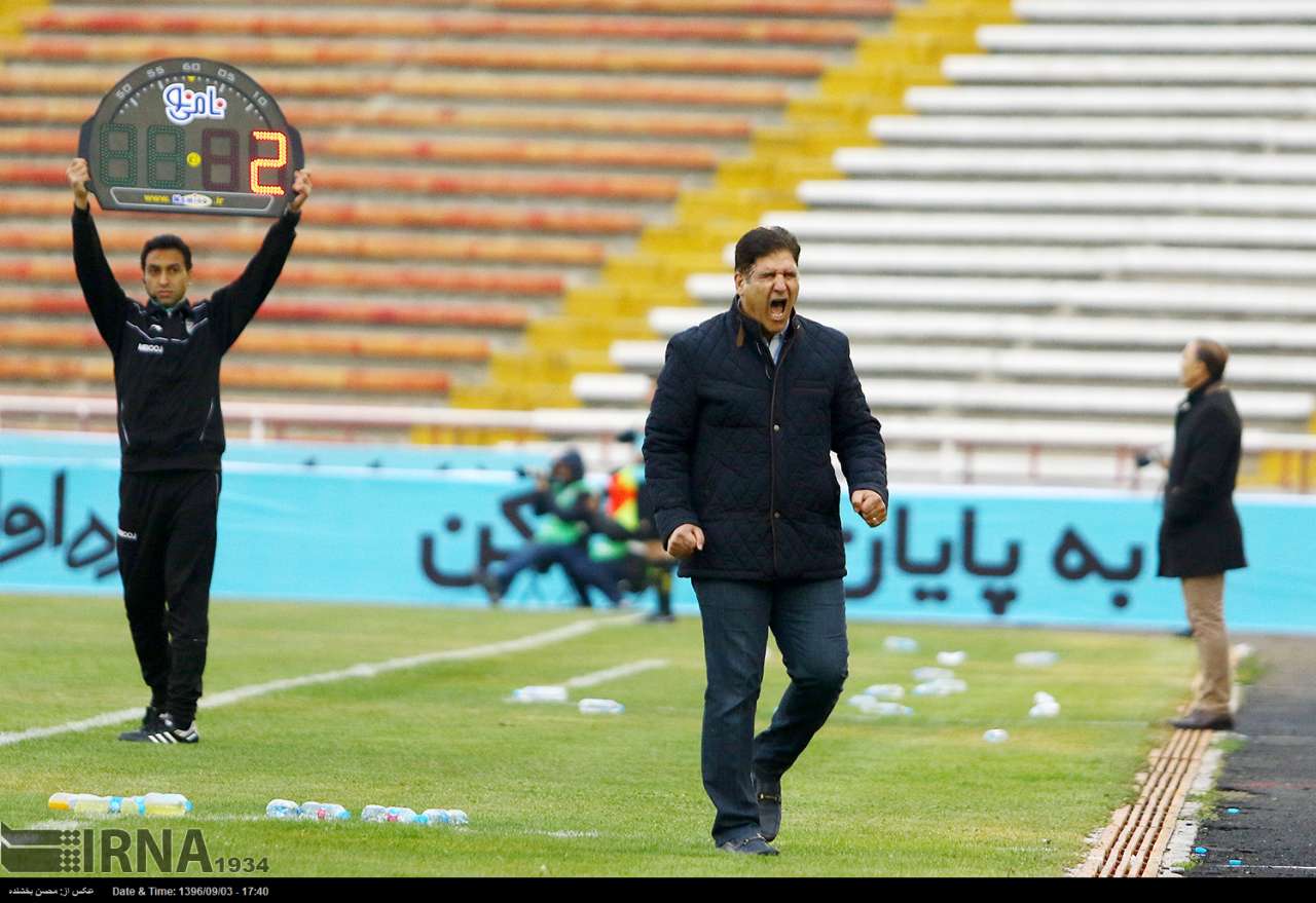 لیگ برتر فوتبال/مسابقه پدیده مشهد و نفت طلاییه تهران