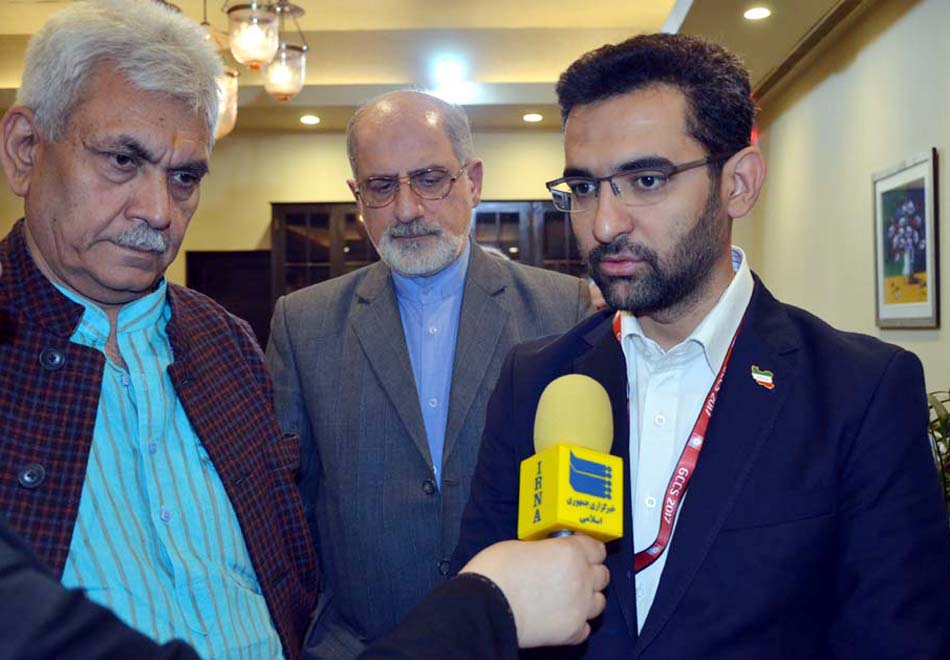 ايران و هند براي گسترش همكاري هاي مشترك در حوزه ارتباطات سند همكاري امضا مي كنند ايران و هند براي گسترش همكاري هاي مشترك در حوزه ارتباطات سند همكاري امضا مي كنند