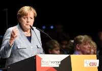 ابراز اميدواري مركل براي خروج از بن بست سياسي در آلمان