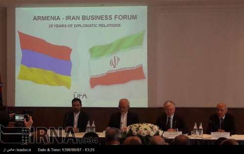ایران اور آرمینیا کے تعلقات کی ترقی میں کوئی رکاوٹ موجود نہیں ہے: ظریف