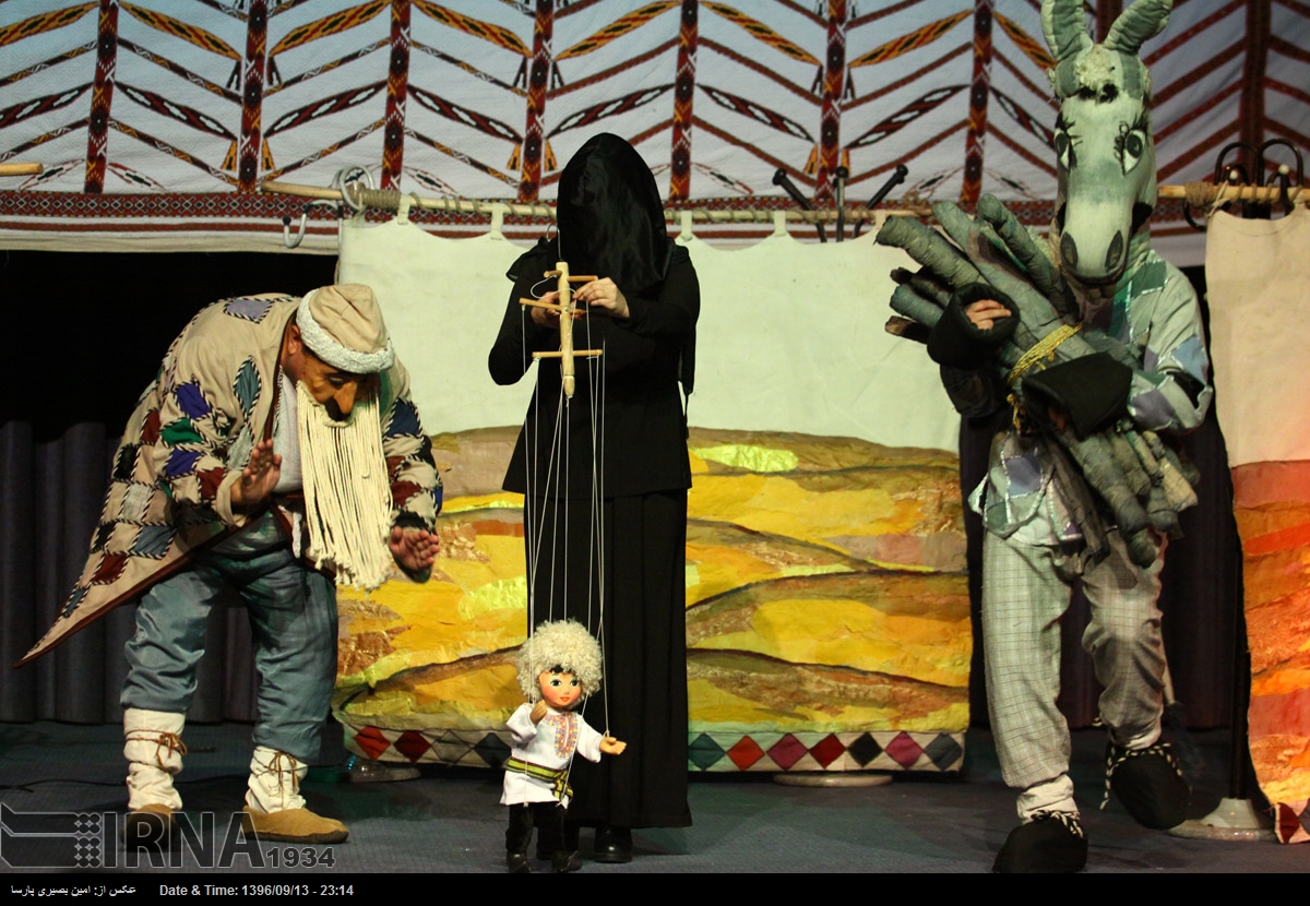 پیام مدیرکل به جشنواره تئاتر کودک و نوجوان و اجرای «عچق» در مجموعه تئاتر لبخند