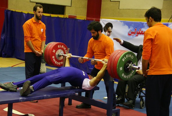 يك طلا ويك نقره حاصل تلاش وزنه برداران معلول كرمانشاه درمسابقات كشوري