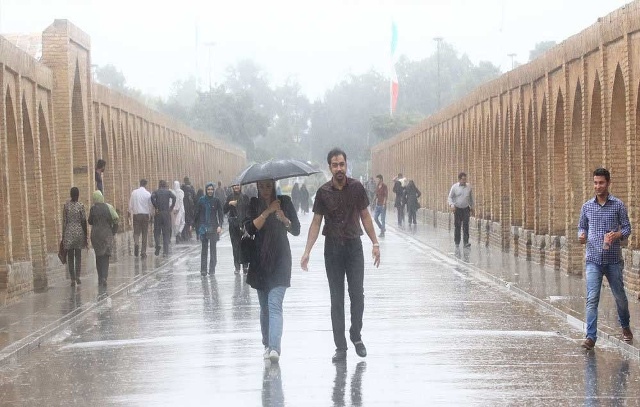 اصفهانی ها از روز سه شنبه منتظر باران باشند اصفهانی ها از روز سه شنبه منتظر باران باشند