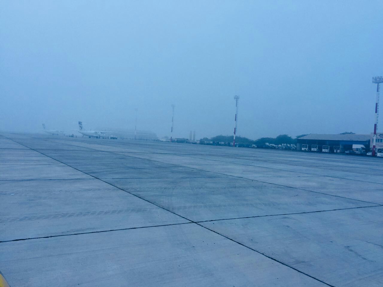 Fog delays flights in south Iran Fog delays flights in south Iran