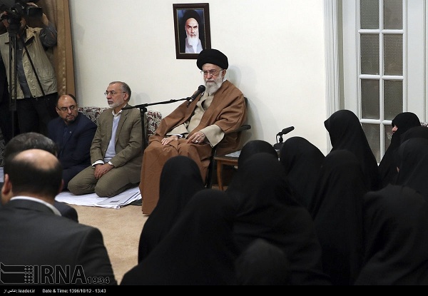 Feinde suchen jede Gelegenheit, die iranische Nation zu infiltrieren und schlagen Feinde suchen jede Gelegenheit, die iranische Nation zu infiltrieren und schlagen