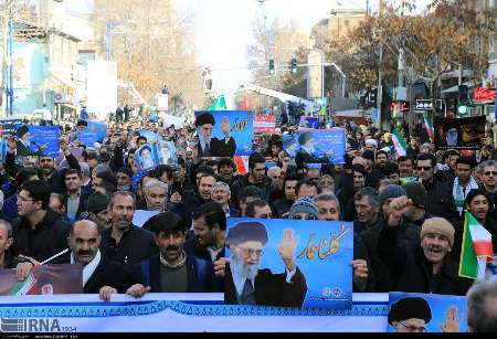 مردم ايران تا آخرين قطره خون راه امام و انقلاب را ادامه مي دهند