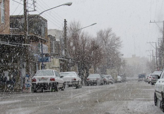 بارش برف در 12 استان، لغزندگی جاده ها و تعطیلی برخی مدارس