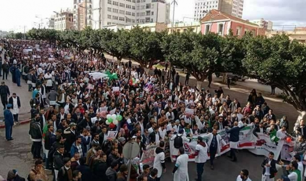 اعتصاب و اعتراض دانشجويان پزشكي در الجزاير؛ خواسته ها و برخوردها اعتصاب و اعتراض دانشجويان پزشكي در الجزاير؛ خواسته ها و برخوردها