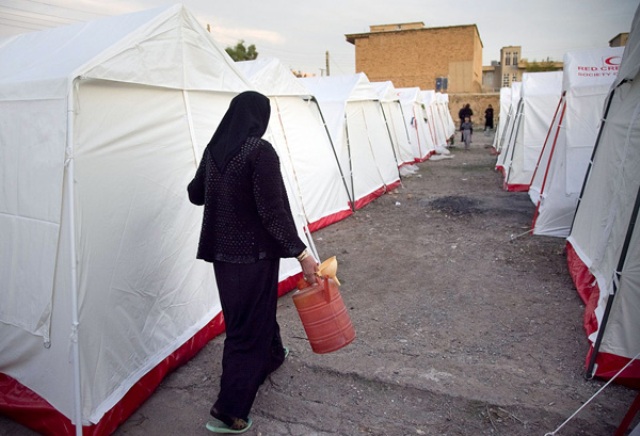 170 تخته چادر در روستاهای بخش مرزی سومار توزیع شد