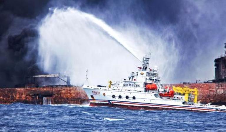 Cooling operation underway for Iran oil tanker Cooling operation underway for Iran oil tanker