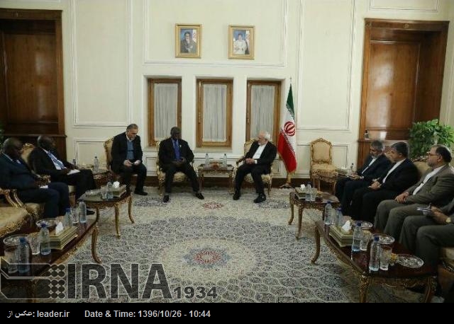 Zarif, İran’ın Senegal’de araç ve traktör üretmeye hazır olduğunu bildirdi Zarif, İran’ın Senegal’de araç ve traktör üretmeye hazır olduğunu bildirdi