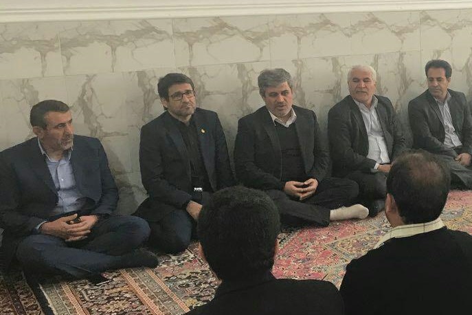 ديدار مديرعامل سازمان بنادر با خانواده جانباخته باشتي حادثه سانچي ديدار مديرعامل سازمان بنادر با خانواده جانباخته باشتي حادثه سانچي