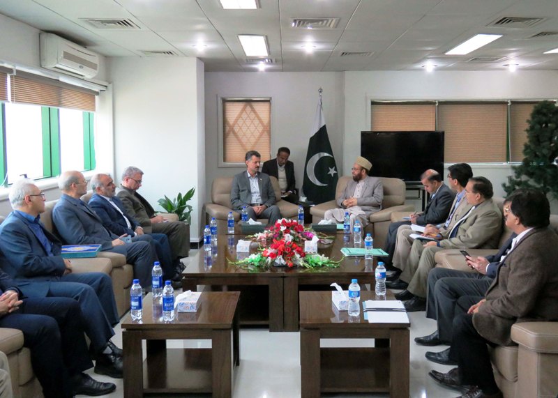 Pak minister stresses on people-to-people relations between Iran, Pakistan Pak minister stresses on people-to-people relations between Iran, Pakistan
