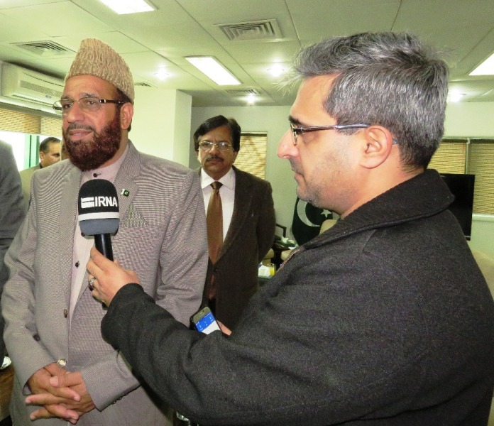 Pak minister emphasizes Iran, Pakistan cooperation to facilitate pilgrims travels Pak minister emphasizes Iran, Pakistan cooperation to facilitate pilgrims travels