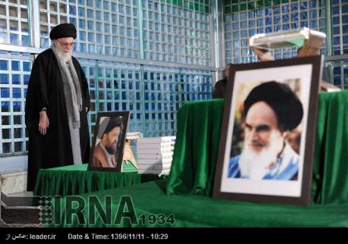 Líder Supremo rinde homenaje al Imam Jomeini en el aniversario de la revolución