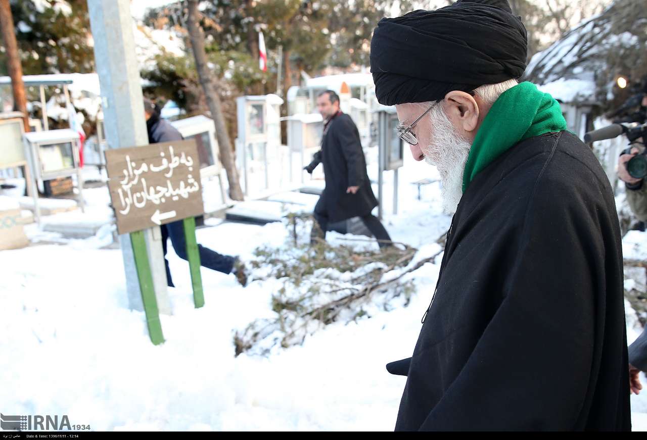 حضور رهبر معظم انقلاب در مرقد مطهر امام راحل و گلزار شهدا