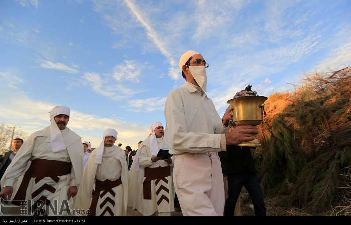 Les zoroastriens iraniens célèbrent la fête de Sadeh