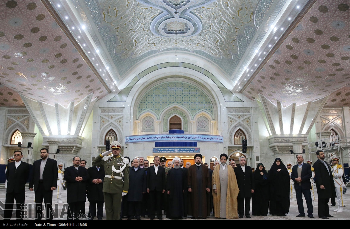 Irans Präsident im Imam Chomeini-Mausoleum Irans Präsident im Imam Chomeini-Mausoleum