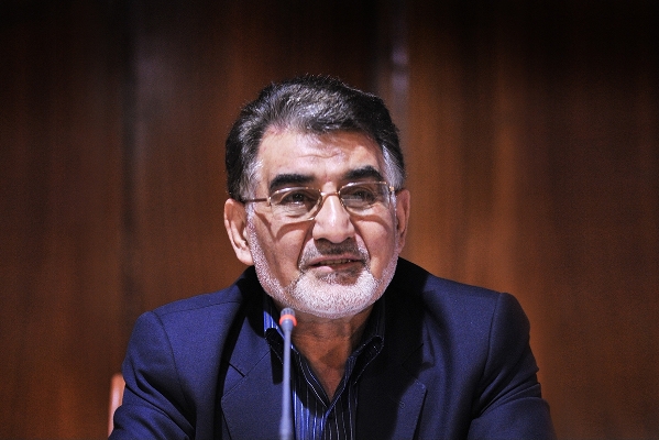 آل اسحاق: علي العالم ان يدخل في علاقات تجارية وسياسية مع الشرق الاوسط آل اسحاق: علي العالم ان يدخل في علاقات تجارية وسياسية مع الشرق الاوسط