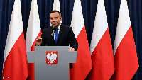 رئیس جمهوری لهستان قانون ضدهولوكاست را امضا كرد