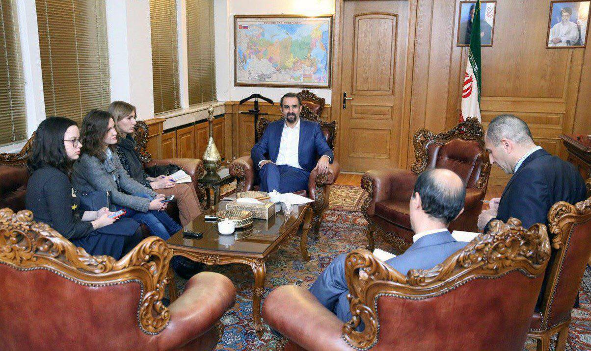 السفير الإيراني لدي موسكو: ليس لدينا أية إتفاقية مع روسيا تحت عنوان 'النفط مقابل السلع' السفير الإيراني لدي موسكو: ليس لدينا أية إتفاقية مع روسيا تحت عنوان 'النفط مقابل السلع'