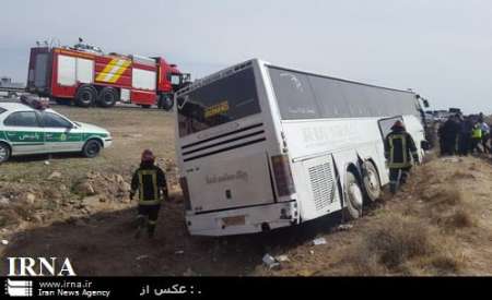 واژگونی اتوبوس با 23 مصدوم در محور شیراز – سروستان