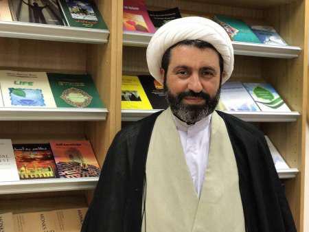 رئيس المركز الإسلامي البريطاني: الثورة الإسلامية قامت علي الديمقراطية الدينية رئيس المركز الإسلامي البريطاني: الثورة الإسلامية قامت علي الديمقراطية الدينية