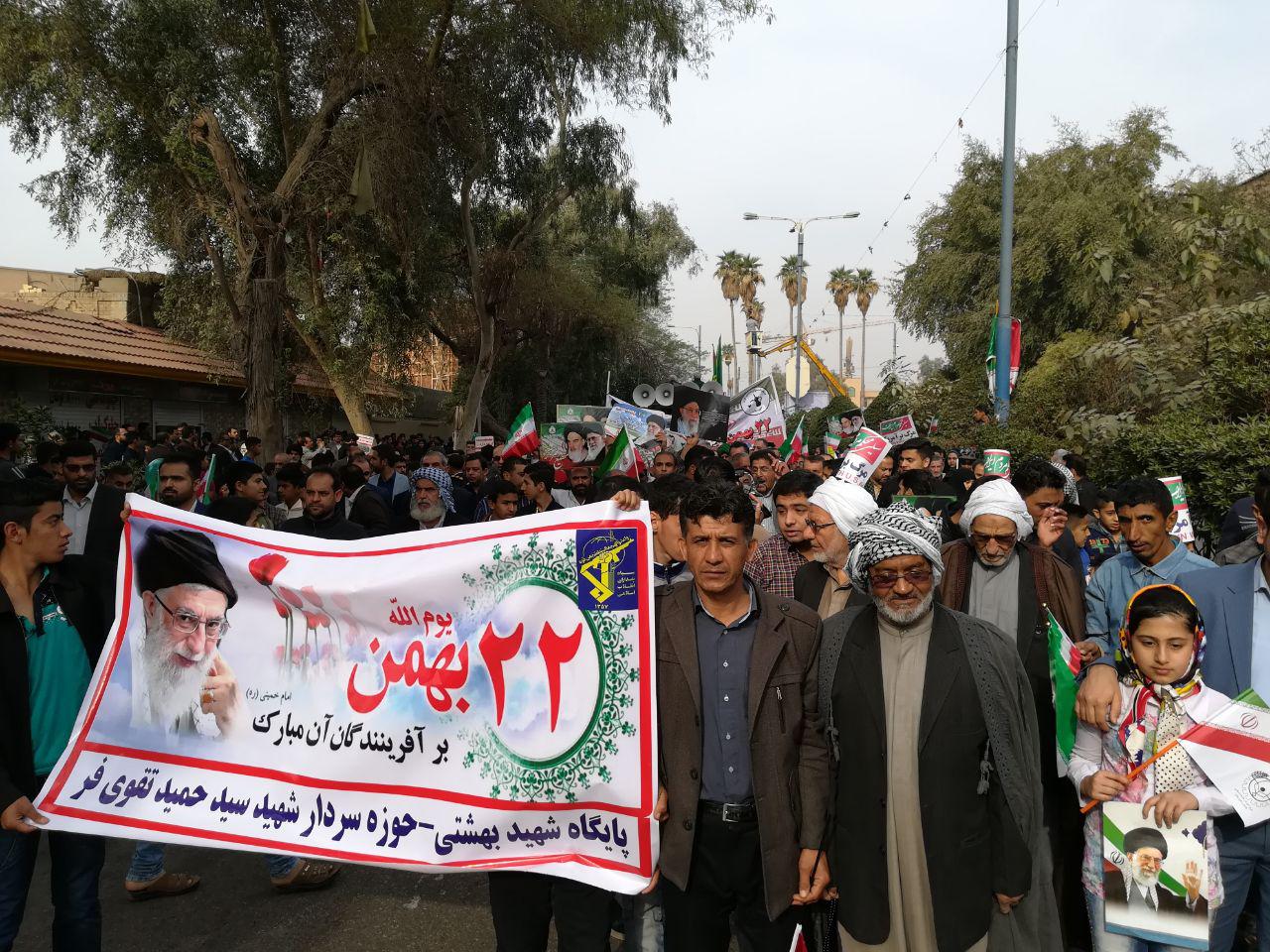 راهپیمایی با شكوه 22 بهمن در اهواز آغاز شد