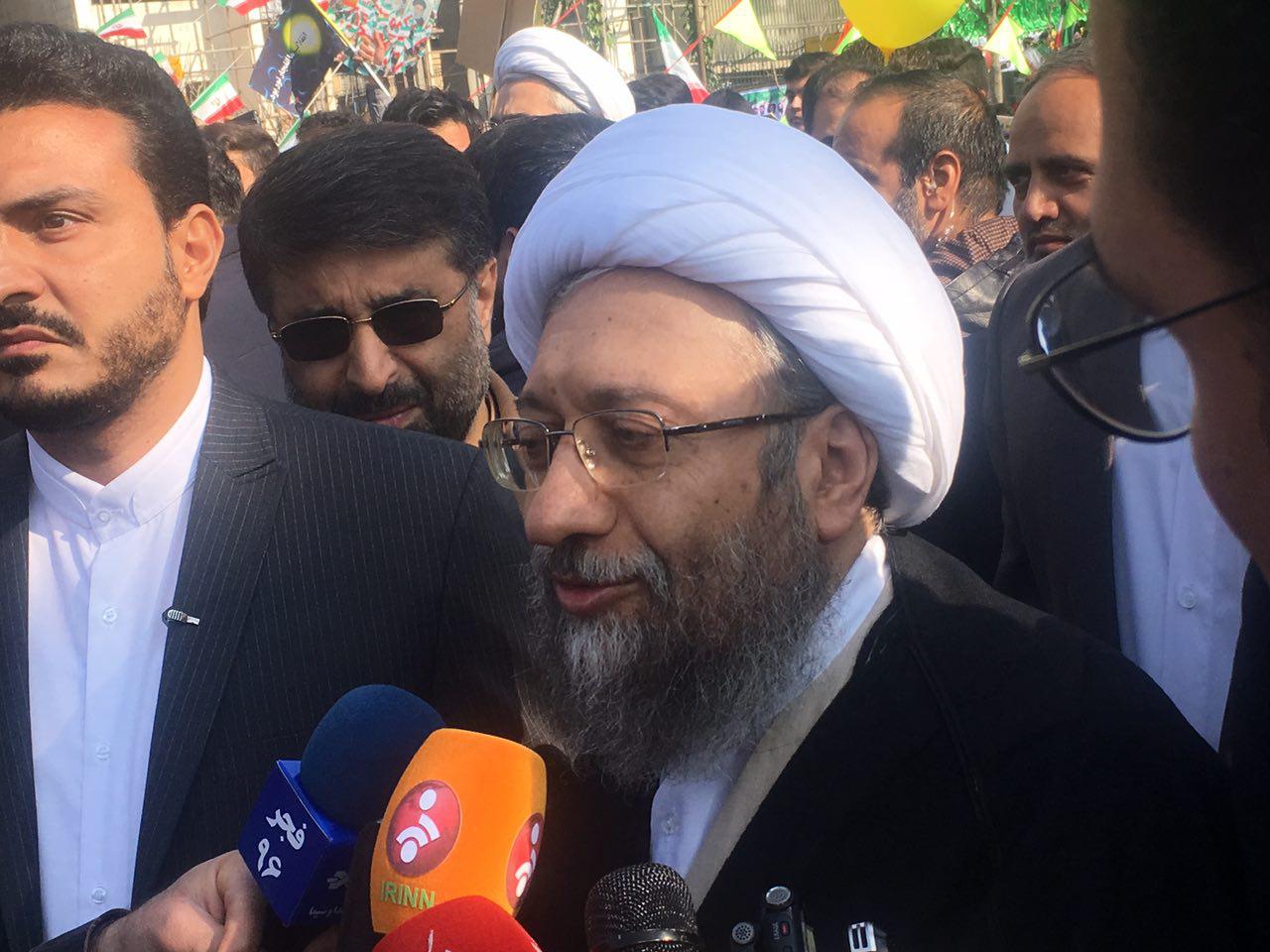 المراجع ومسؤولوا البلاد يؤكدون إن الشعب سطر اليوم ملاحم التضامن والوحدة المراجع ومسؤولوا البلاد يؤكدون إن الشعب سطر اليوم ملاحم التضامن والوحدة