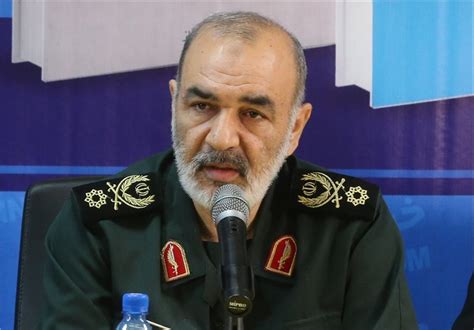 العميد سلامي: إقتدار الثورة الإسلامية قد ضيق الخناق علي القوي الكبري العميد سلامي: إقتدار الثورة الإسلامية قد ضيق الخناق علي القوي الكبري