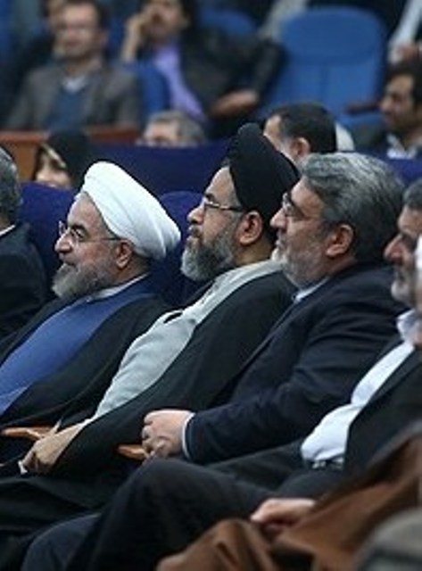 روحاني يأمر بتشكيل لجنة من 4 اعضاء لمتابعة الاحداث الأخيرة في بعض المعتقلات روحاني يأمر بتشكيل لجنة من 4 اعضاء لمتابعة الاحداث الأخيرة في بعض المعتقلات