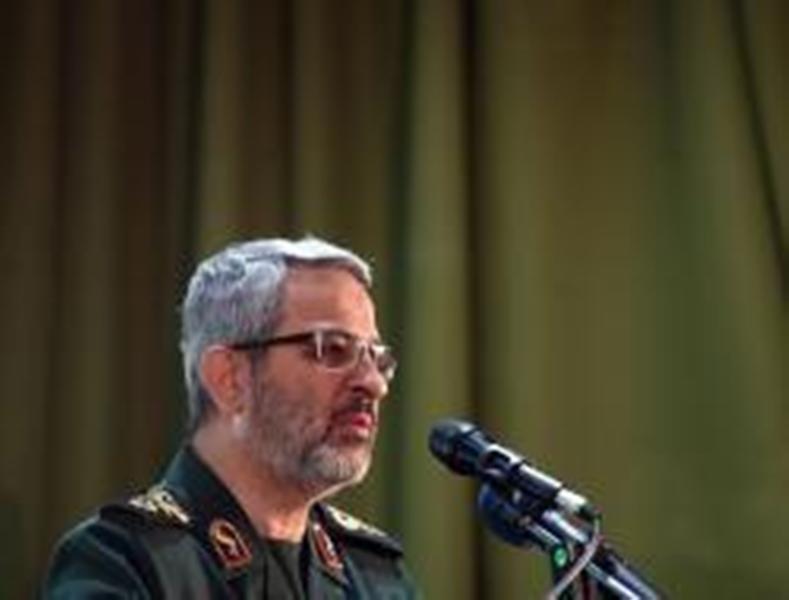 تقديم مئات آلاف الشهداء والمعاقين دليل علي مقاومة الشعب الايراني امام الاستكبار تقديم مئات آلاف الشهداء والمعاقين دليل علي مقاومة الشعب الايراني امام الاستكبار