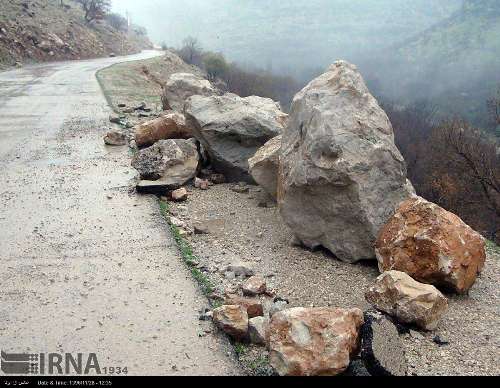  پلیس راه مازندران: مسافران در حاشیه جاده‌های کوهستانی توقف نکنند