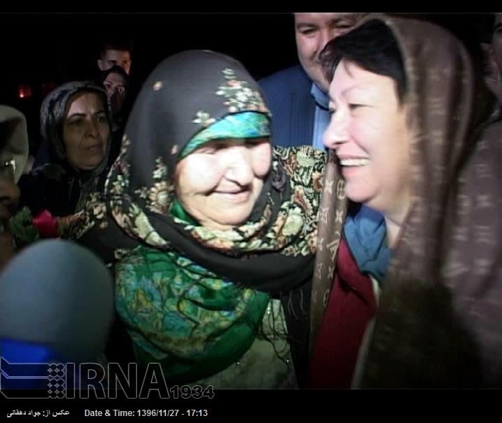 Azeri lady reunites with Iranian sisters