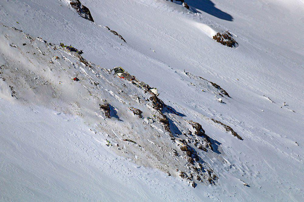 Bodies of 30 plane crash victims found Bodies of 30 plane crash victims found