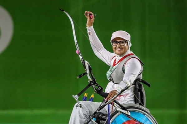 زهرا نعمتی بهترین ورزشكار معلول تیراندازی با كمان جهان شد