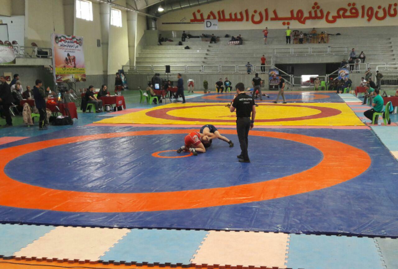 مسابقات كشتي آزاد نوجوانان بسيج كشور در مازندران آغاز شد