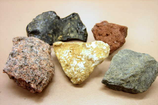 2 درصد معادن و بخشي از عناصر راهبردي معدني كشور در قم وجود دارد