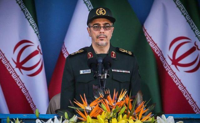 اللواء باقری: القوي الأستكباریة تحاول فرض ثقافتها علي الشعوب اللواء باقری: القوي الأستكباریة تحاول فرض ثقافتها علي الشعوب