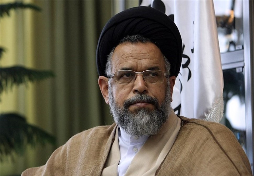 وزير الأمن يعزي قادة قوات الأمن الداخلي والحرس الثوري وزير الأمن يعزي قادة قوات الأمن الداخلي والحرس الثوري