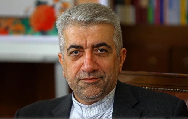 وزیر نیرو برای حضور دركمیسیون مشترك همكاری ایران و ارمنستان به ایروان رفت