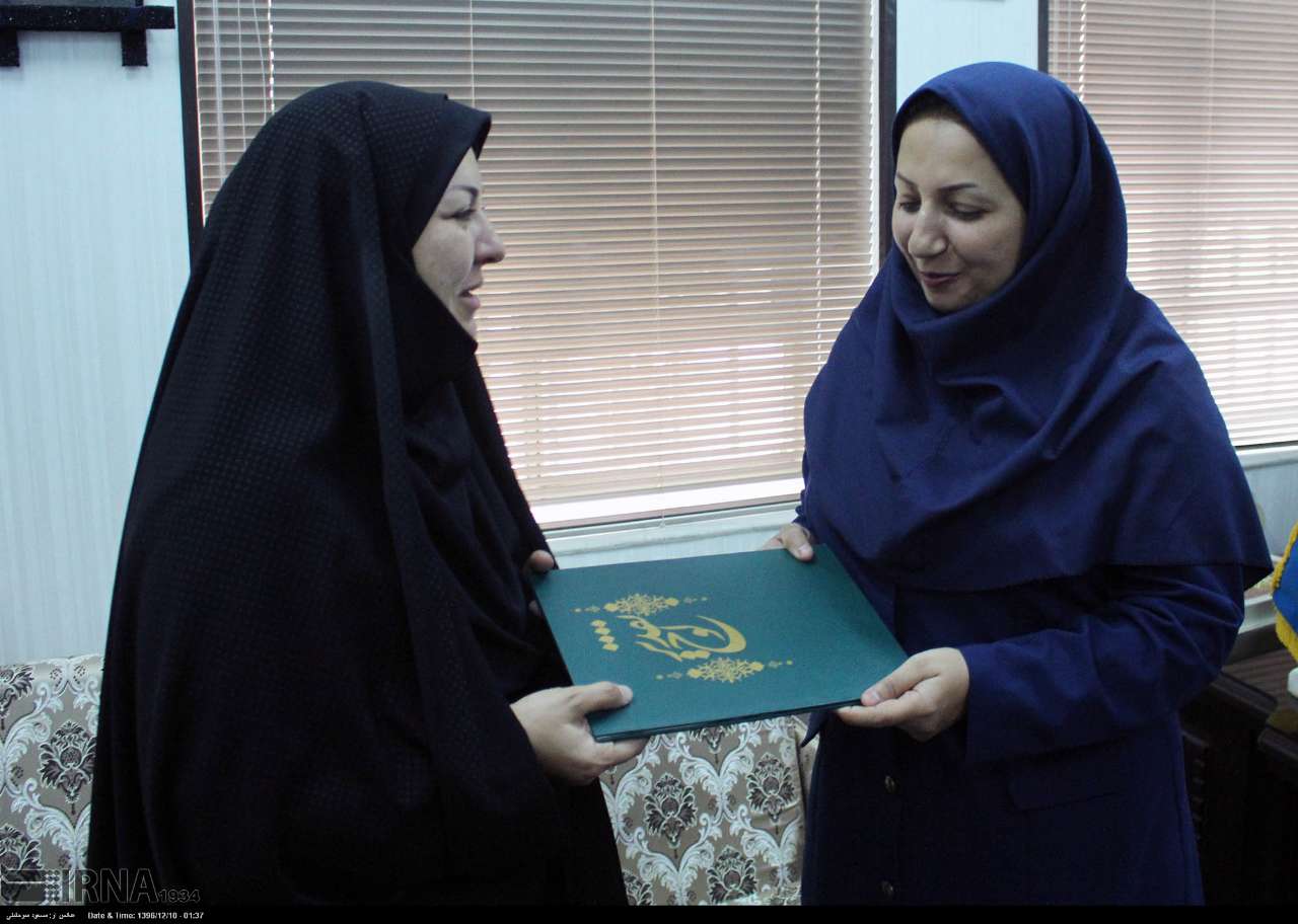تجلیل از بانوان خبرنگار برتر رسانه در یزد - ایرنا