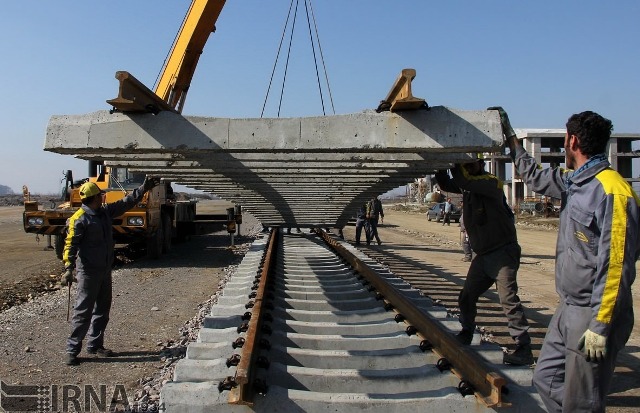 عملیات ریل‌گذاری راه‌آهن رشت - قزوین امسال پایان می یابد