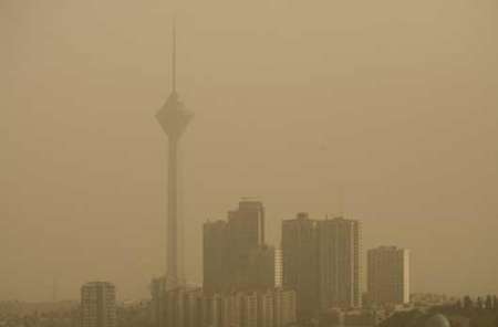 طوفان ريزگرد تهران را تهديد مي كند/ از فلزات سنگين تا خاكستر زباله هاي عفوني در گرد و غبار تهران