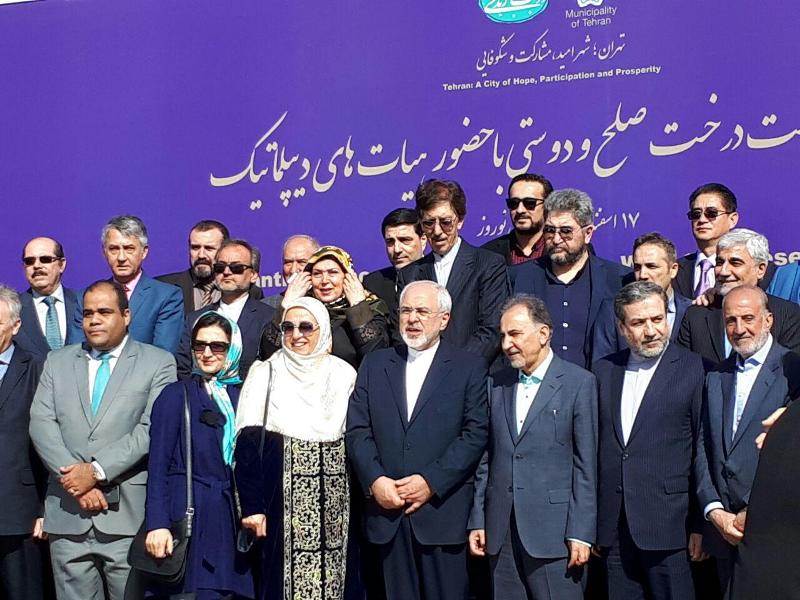 ظریف: دنیای انحصار به سر آمده است ظریف: دنیای انحصار به سر آمده است