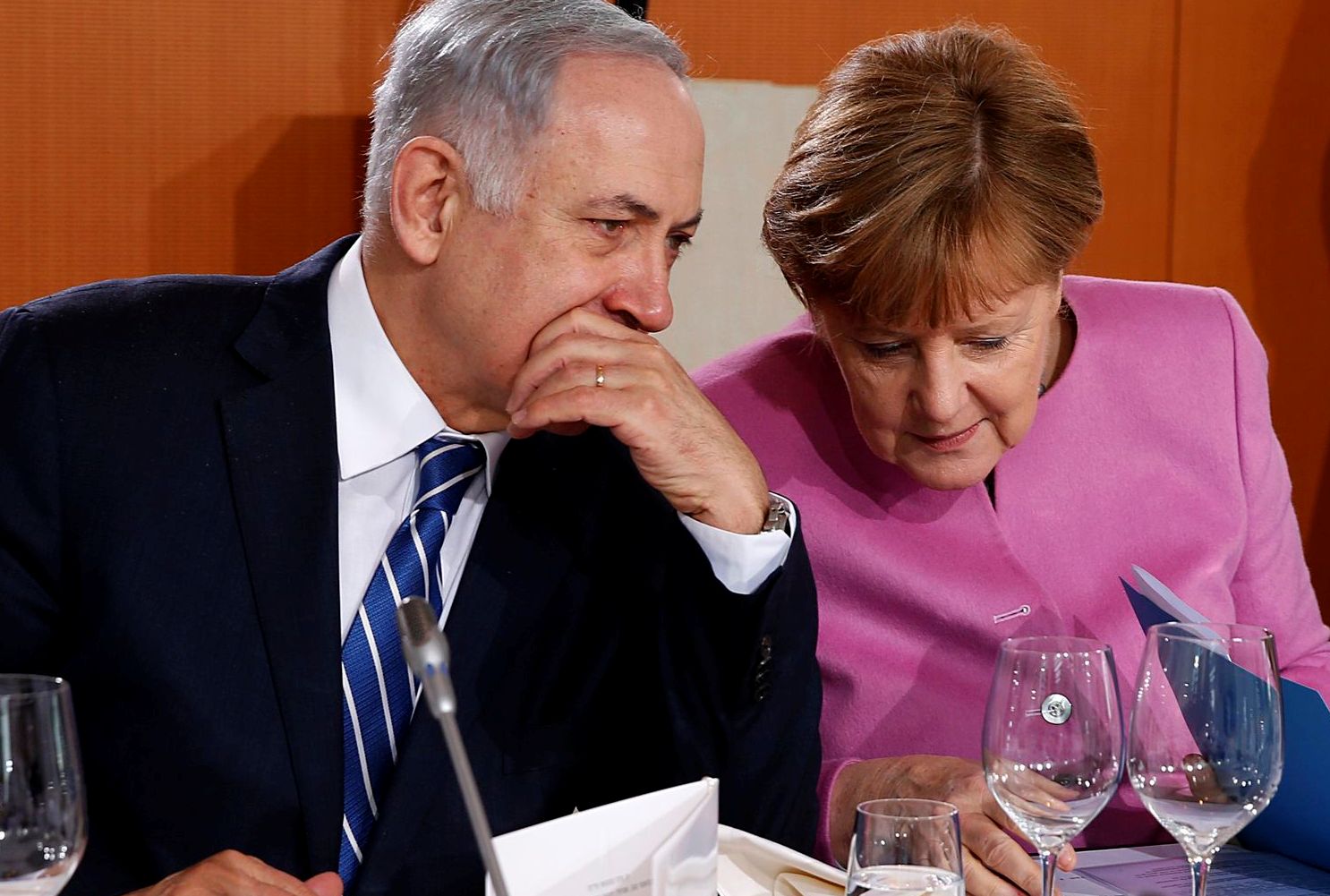 Merkel warnt Netanjahu vor US-Ausstieg aus Atomabkommen mit Iran Merkel warnt Netanjahu vor US-Ausstieg aus Atomabkommen mit Iran