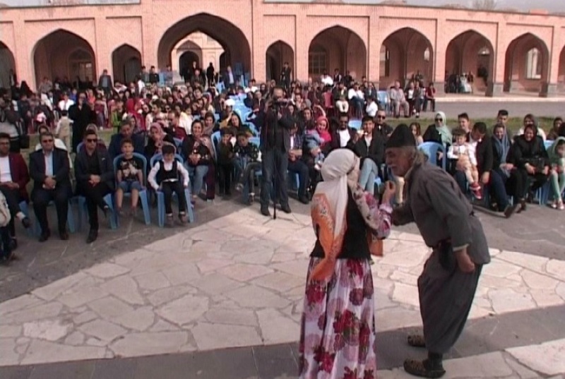 جشن نوروزگاه در بقعه شیخ حیدر مشگین شهر برگزار شد