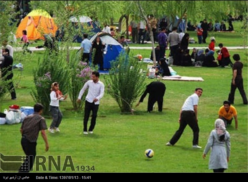 ایرانی عوام نے 'سیزدہ بدر' کا دن قدرتی ماحول میں گزارا